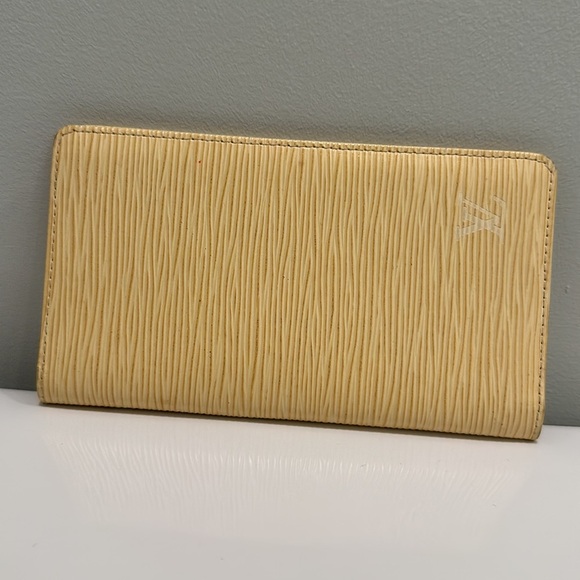 Louis Vuitton Epi Yellow Checkbook Holder - Picture 5 of 13